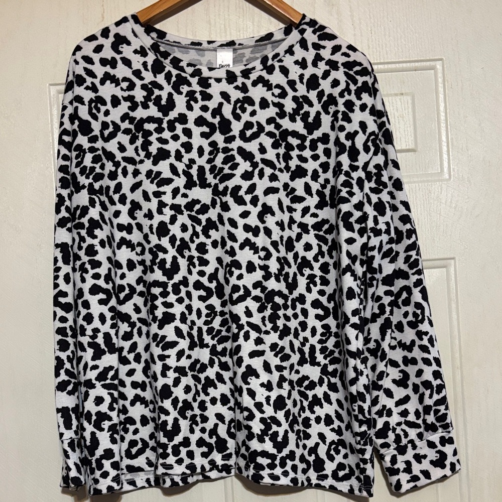 Leopard Print Long Sleeve Top